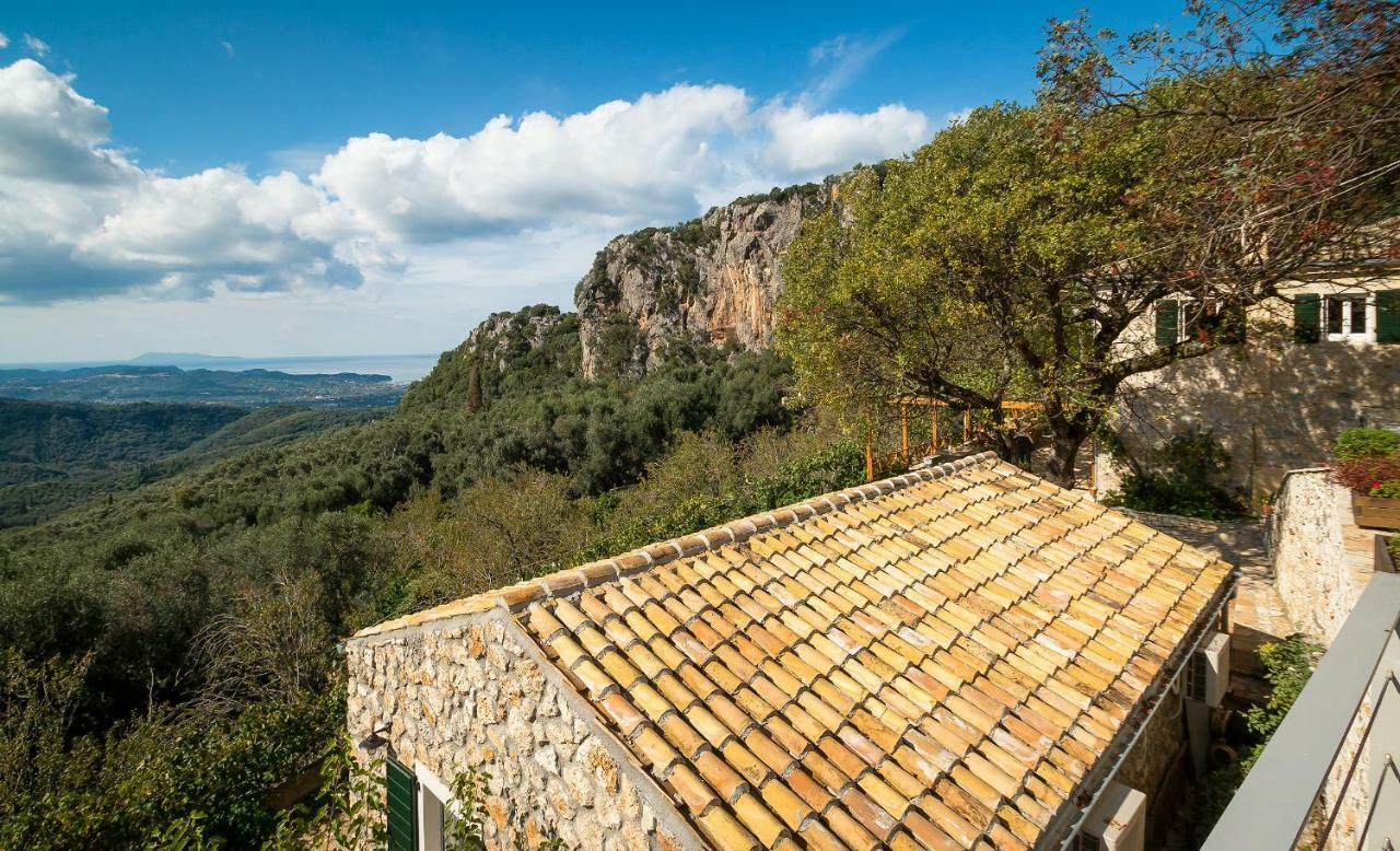 Castelli Olive Press Pensionat Acharavi  Exteriör bild