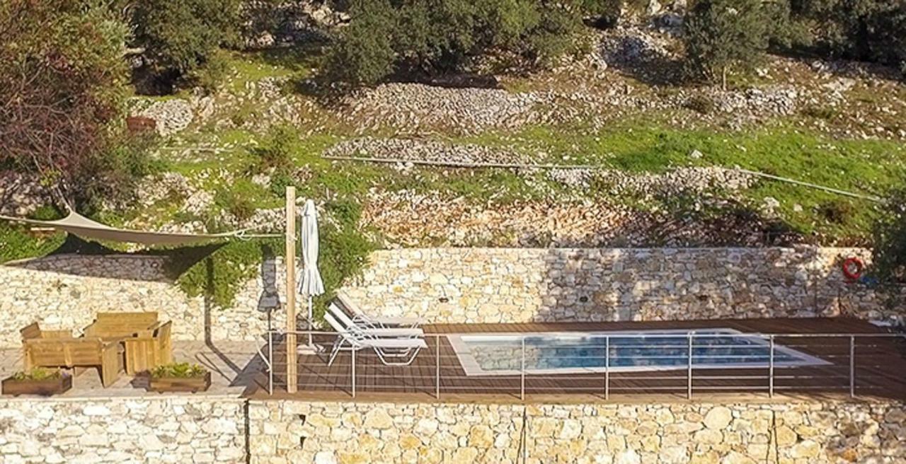 Castelli Olive Press Pensionat Acharavi  Exteriör bild