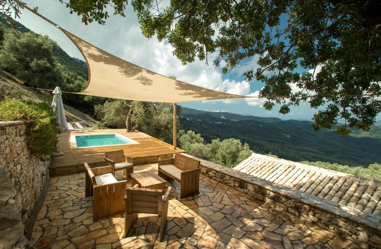 Castelli Olive Press Pensionat Acharavi  Exteriör bild